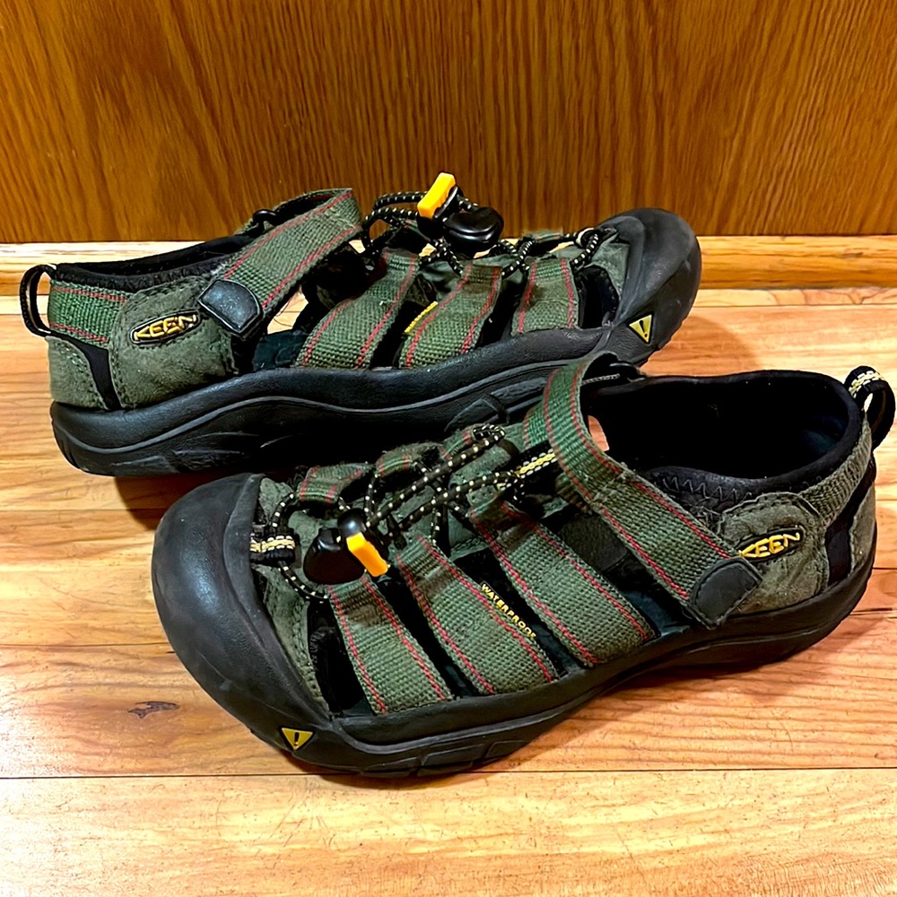 Keen kids boy girl green waterproof size 3 fisherman hiking sandals adjustable